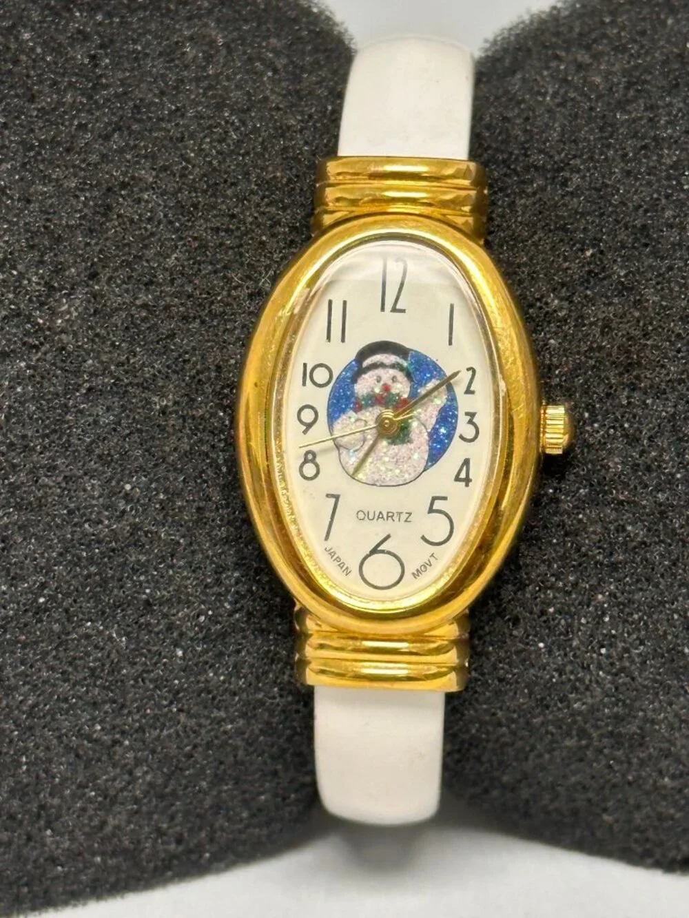 3/$30 Vintage Snowman Watch Women Gold Tone White Enamel Cuff Band 6.25